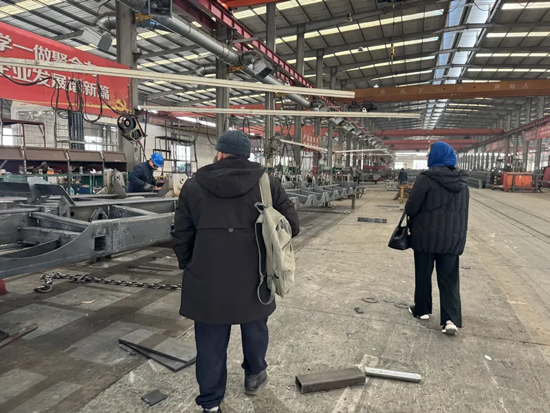 Казахстан покупал клиент с низким прицепом у Luyi