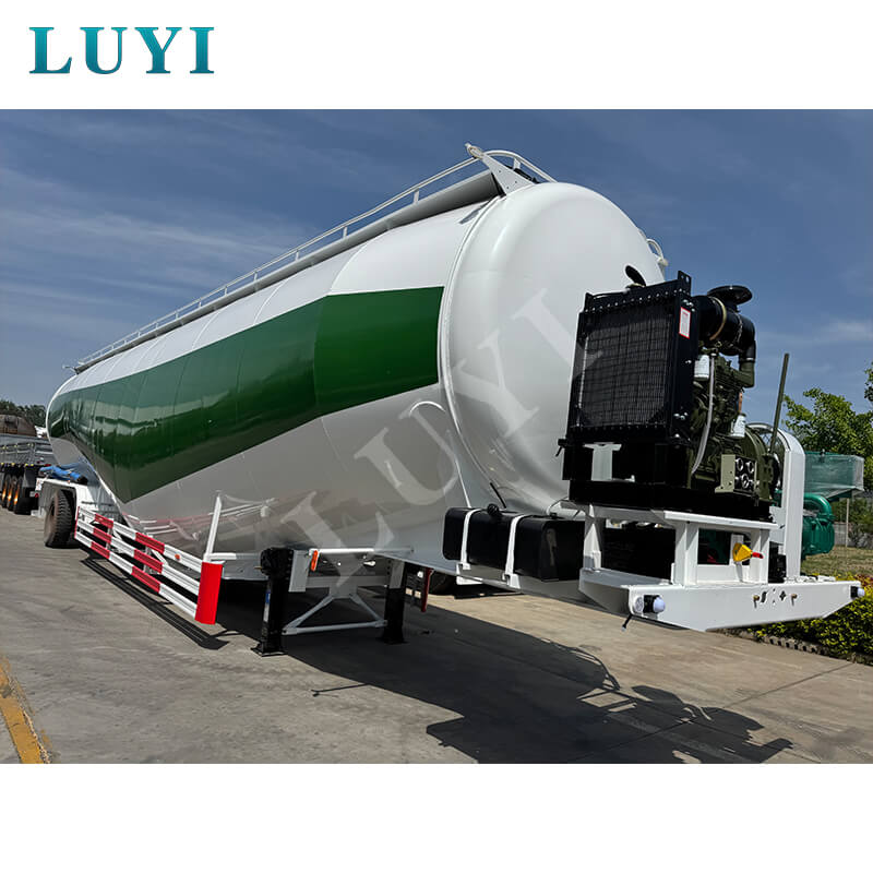 Трехосный полуприцеп-цистерна для порошка Luyi объемом 85 кубических метров отправляется в Гвинею для оказания помощи в инфраструктурной логистике в Западной Африке