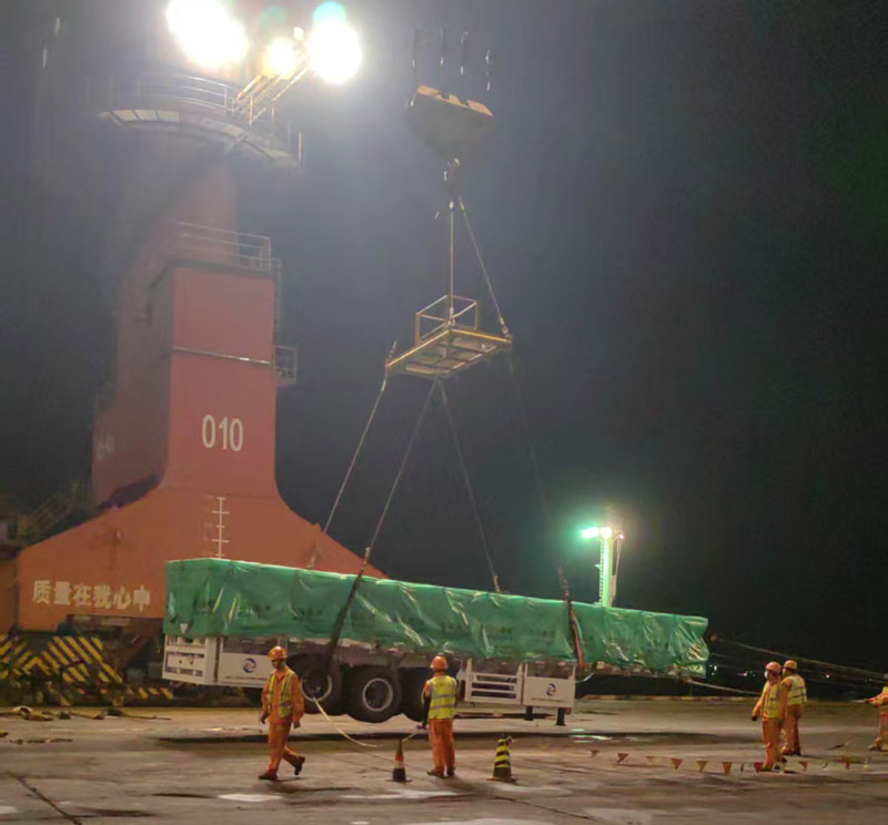 Партия трехосных бортовых полуприцепов Luyi отправилась в путь и успешно отправлена ​​на рынок Омана.