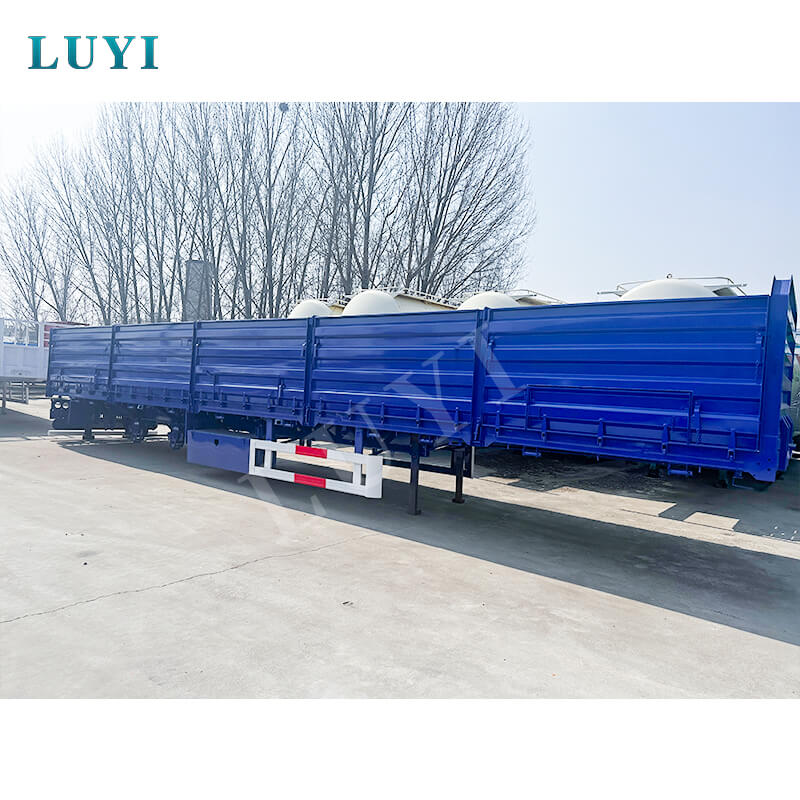 Трехосный полуприцеп Luyi со съемной боковой панелью успешно отправлен в Замбию, что углубляет китайско-африканское логистическое сотрудничество