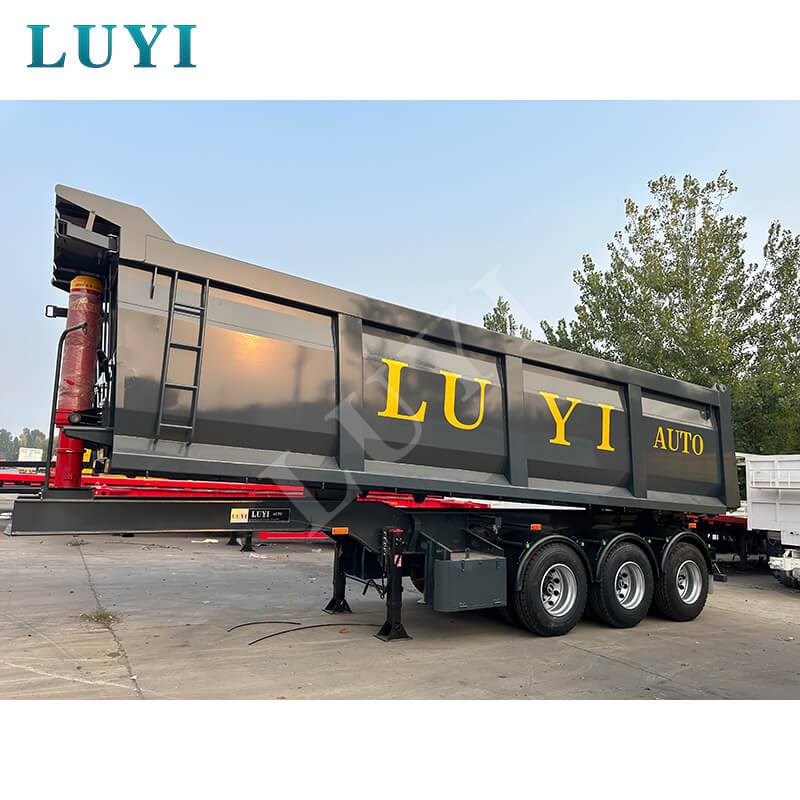 Точно адаптирован к условиям работы в Африке! Черный прямоугольный полуприцеп-самосвал Lu Yi успешно доставлен в Кот-д'Ивуар, что способствует эффективной транспортировке сыпучих материалов.