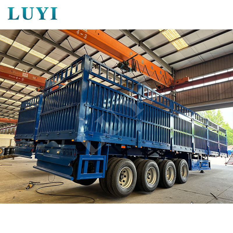 Новый импульс для трансграничной логистики: пятиосные полуприцепы с боковыми стенками успешно отправлены на Мадагаскар, укрепляя связи сотрудничества Китая и Африки в сфере грузовых перевозок