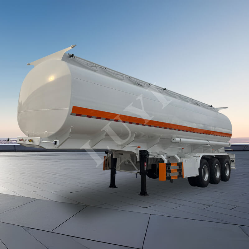 3-осный полуприцеп-цистерна из углеродистой стали емкостью 40 000 литров 3-осный полуприцеп-цистерна из углеродистой стали емкостью 40 000 литров