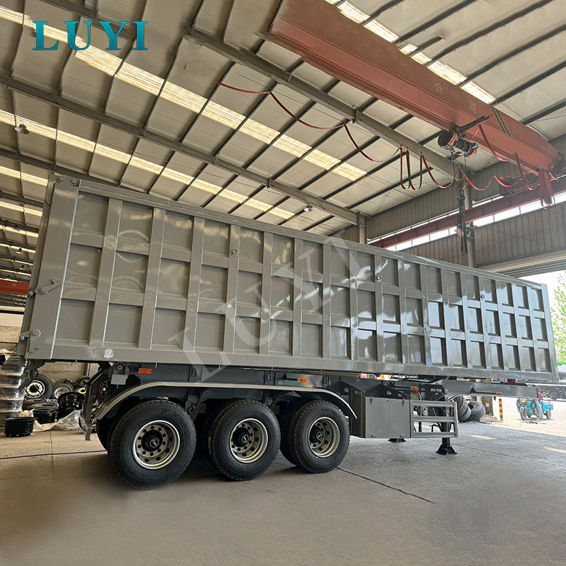 3-осный полуприцеп с задней разгрузкой (концевой самосвальный прицеп) для перевозки сыпучих материалов