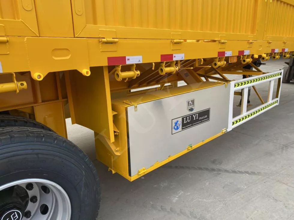 60 Sidewall Semi-Trailer
