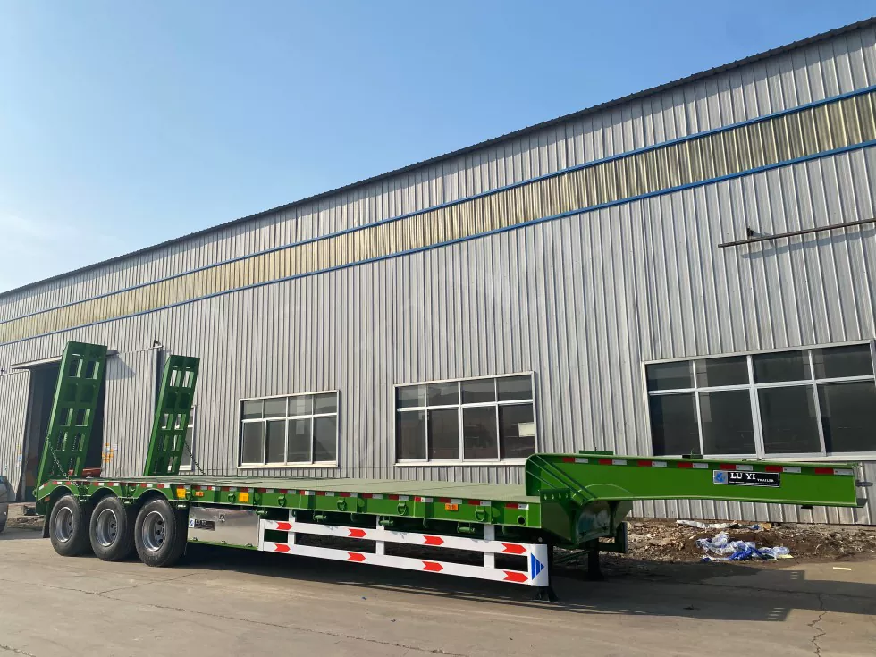 Three-Axle Flatbed Semi-Trailer