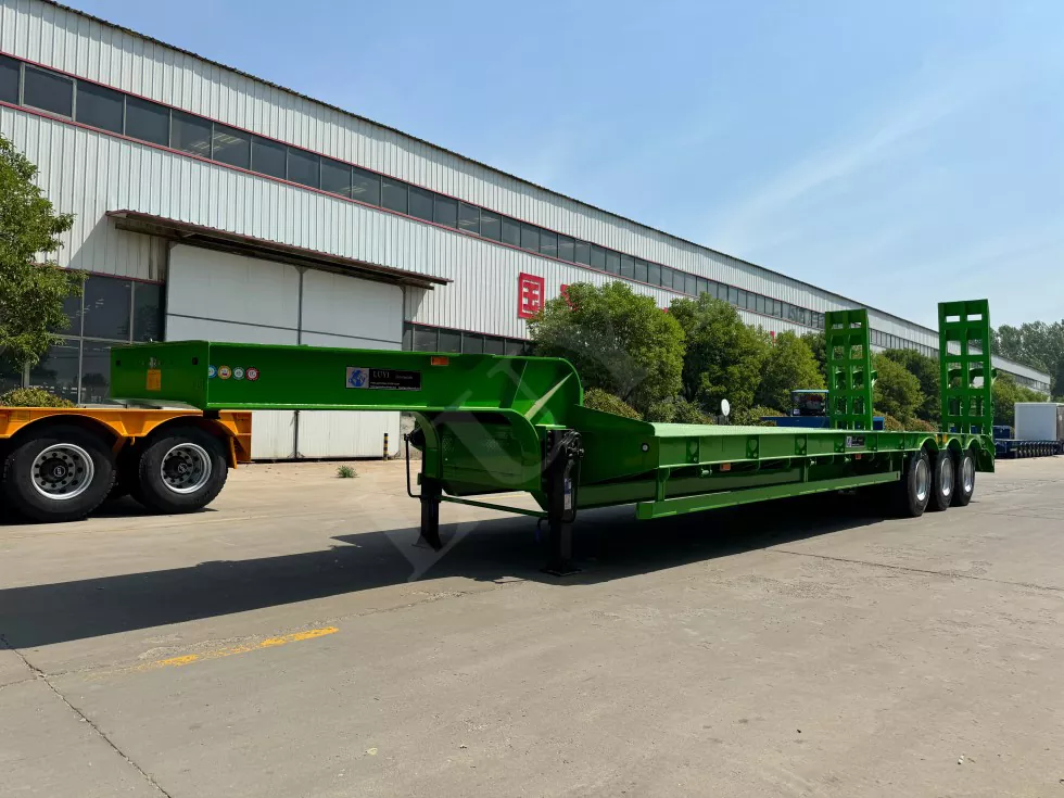 Three-Axle Flatbed Semi-Trailer