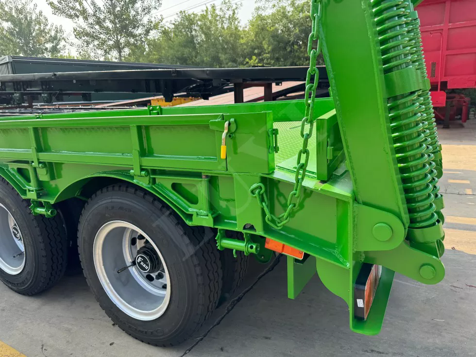 Three-Axle Low-Bed Semi-Trailer