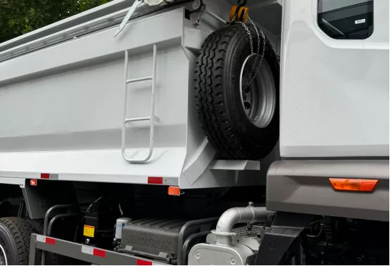 HOWO NX tipper truck