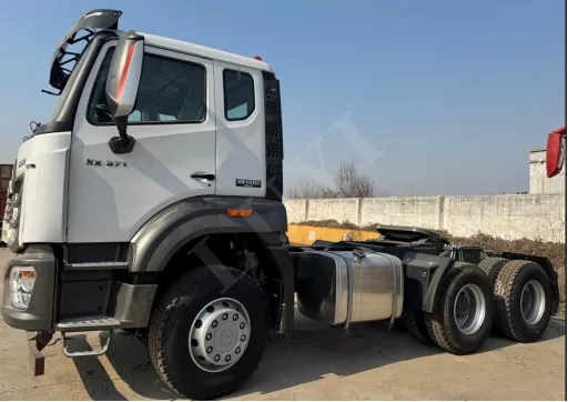 HOWO NX Tractor