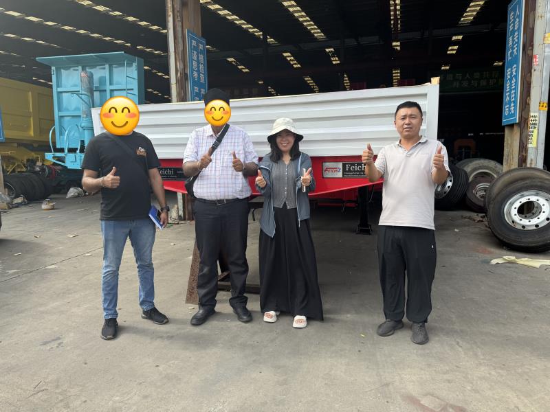 Клиент из казахстанской логистической компании посетил Luyi Auto и заказал 3 нестандартных 2-осных полуприцепа с боковыми бортами