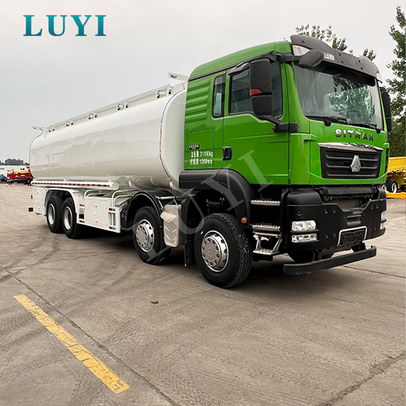 Sinotruk SITRAK 8×4 30000L Автоцистерна из углеродистой стали